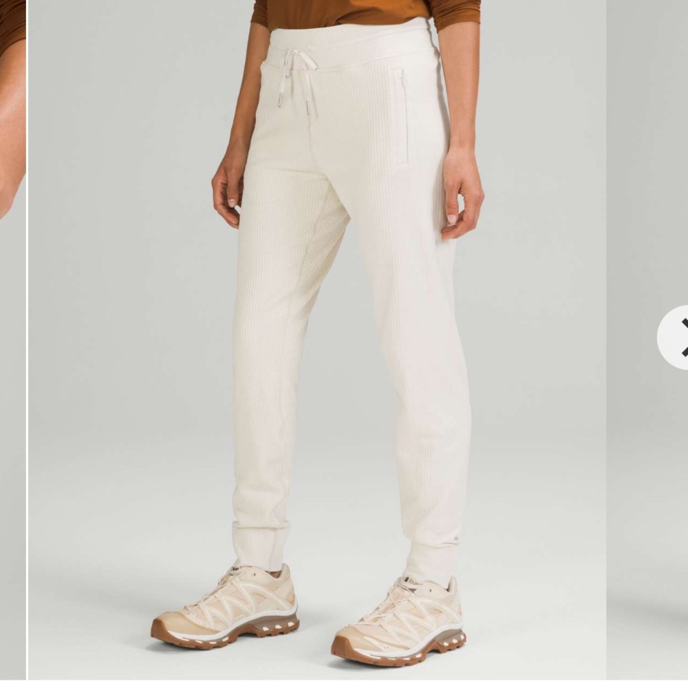 Lululemon Engineered Warmth Jogger White Opal / White size 8
